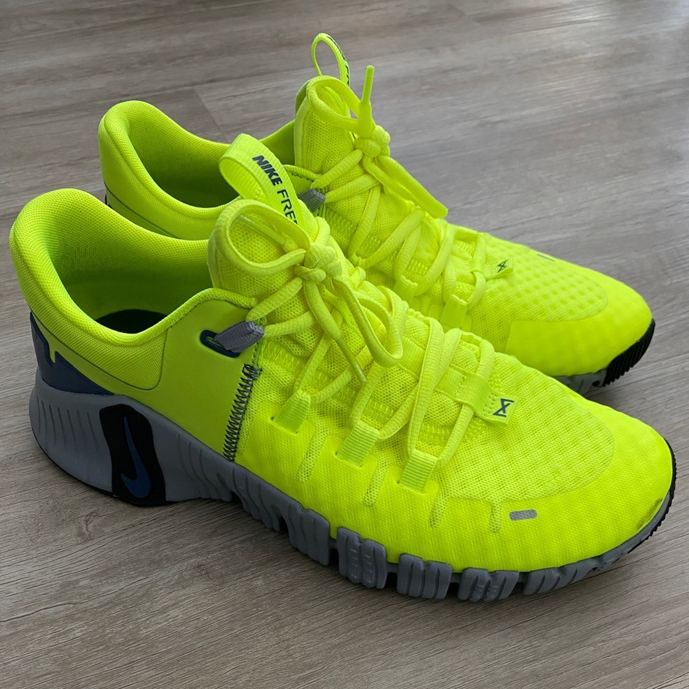 MEN'S NIKE FREE METCON 5 Size 10 in Volt Wolf Grey